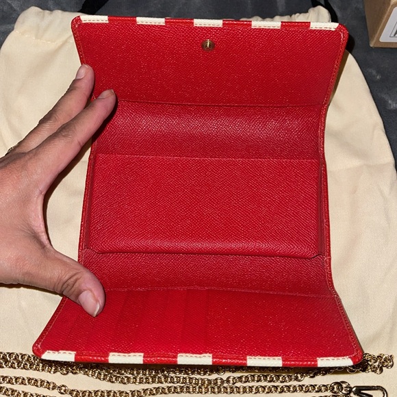 Dolce n Gabbana WOC pristine condition comes with chain strap 23” wallet 7x4 1/2 - Picture 9 of 11